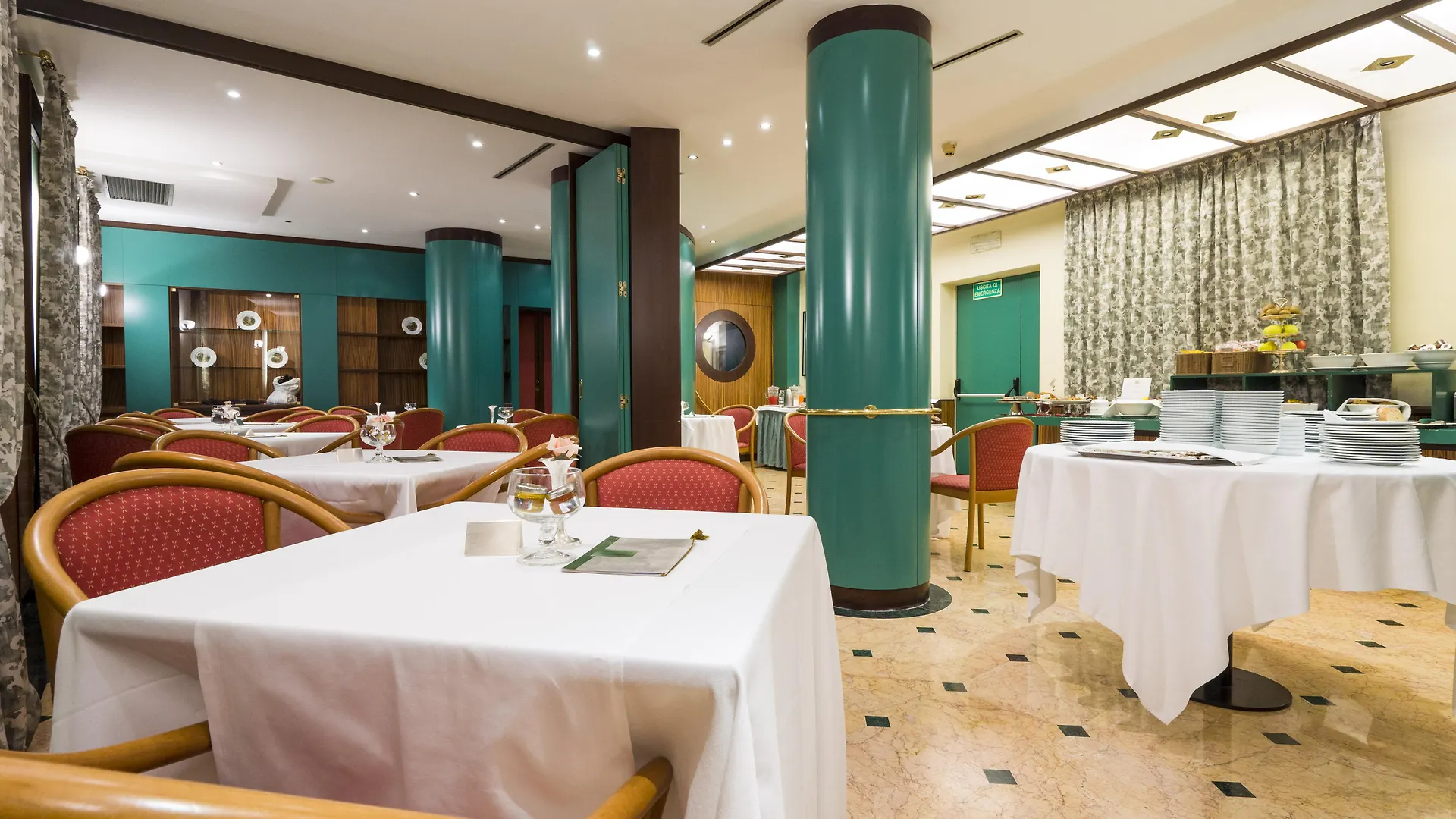 Hotel Carrobbio Milan 4*,