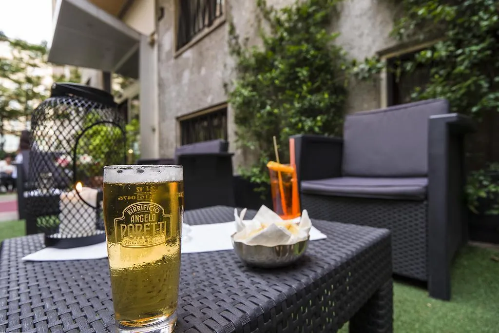 Hotel Carrobbio Milan 4*,