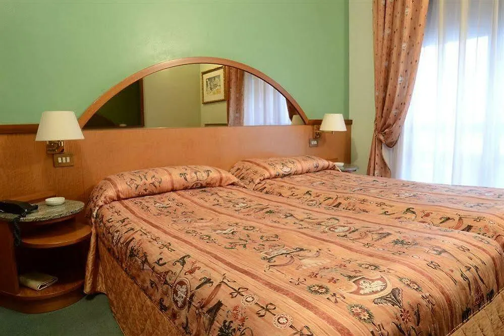 Hotel Carrobbio Milan