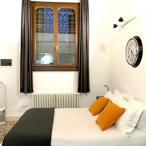 https://residenza-pedrotti.hotelinveneto.com